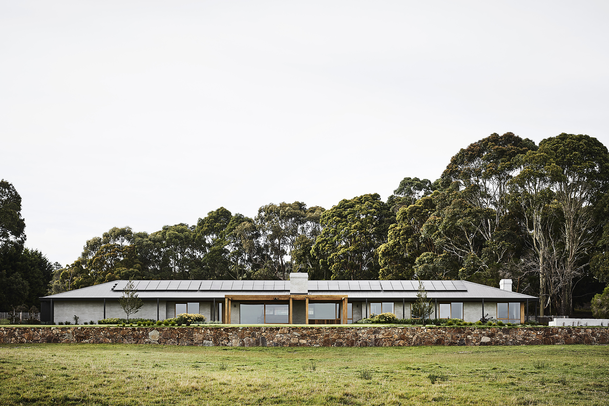 Interior photograph of Peninsula House by Sharyn Cairns